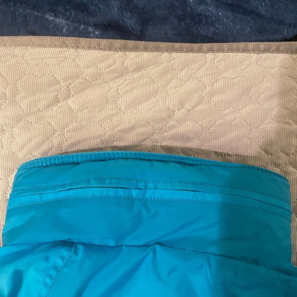 Pacific Trail size L windbreaker, rain coat - Picture 9 of 11